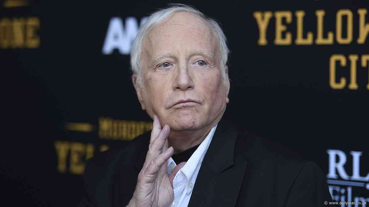 Richard Dreyfuss' shocking response to fan who yelled out 'We love you' at $300-ticket Jaws screening where he attacked trans children, LGBTQ community #MeToo and Barbra Streisand