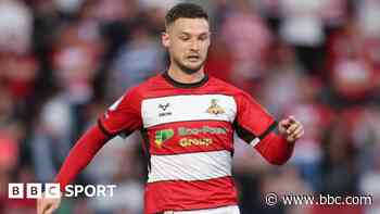 Molyneux signs new Doncaster contract