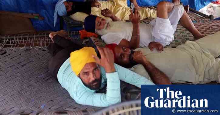 Protesting Indian farmers endure severe heatwave – video