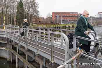 Bredere brug voor fietsers en voetgangers vervangt oversteek via smalle sluis: “En het kan nog dit jaar, als alles goed loopt”