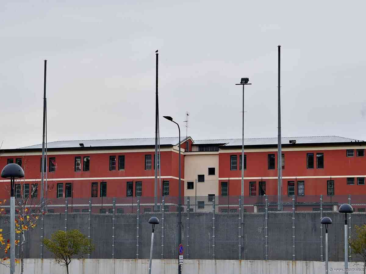 Rivolta nel carcere minorile Beccaria: 70 detenuti si trovano asserragliati all'interno