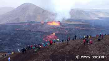 How safe is volcano tourism?