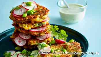 Vegetarische Zucchini-Halloumi-Fritters mit Kräuter-Joghurt