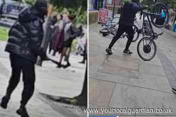 Mitcham Majestic Way: Boys seen ‘fighting with knives’