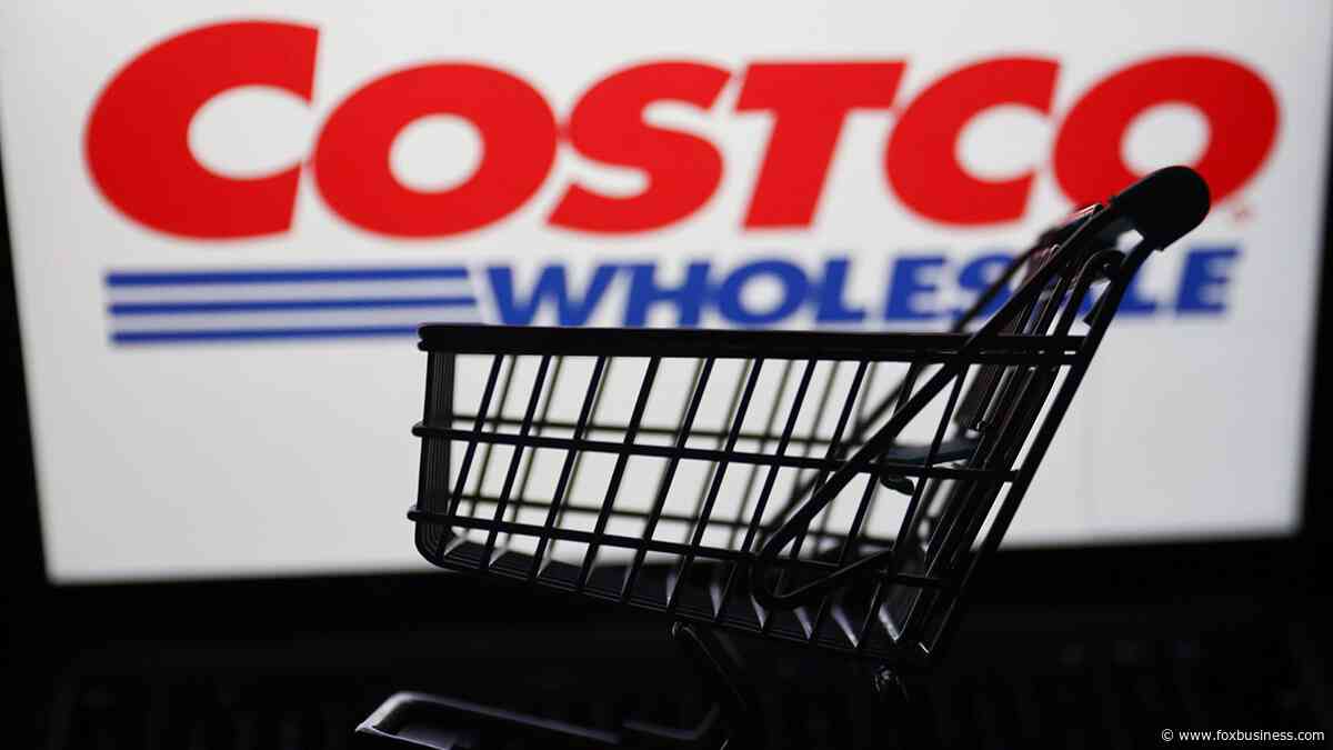 Costco bucks trend: Surge in foot traffic despite tough economy