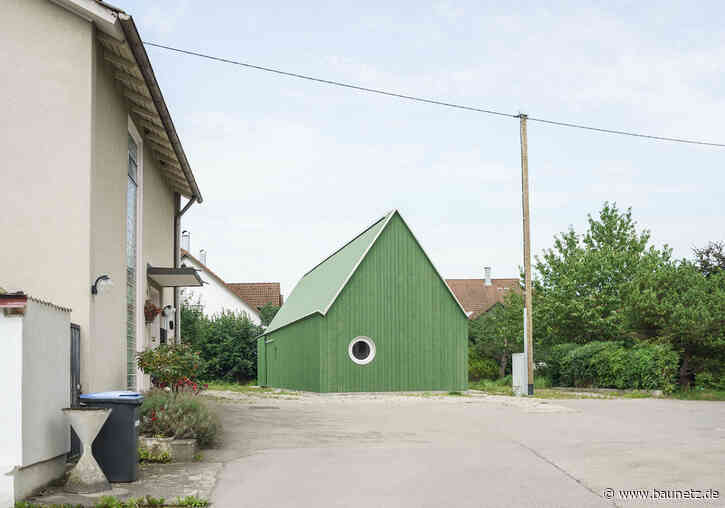 Ganz in Grün
 - Atelierhaus von Ludwig Zitzelsberger in Bobingen