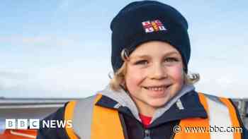 Boy, 6, sails solo around island for RNLI charity