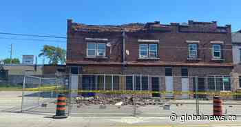 ‘Structure concerns’ over building’s facade in Hamilton close lanes on Barton Street
