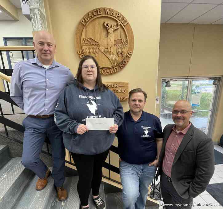 PWPSD receives $8,000 donation from Iceberg Hockey Tournament
