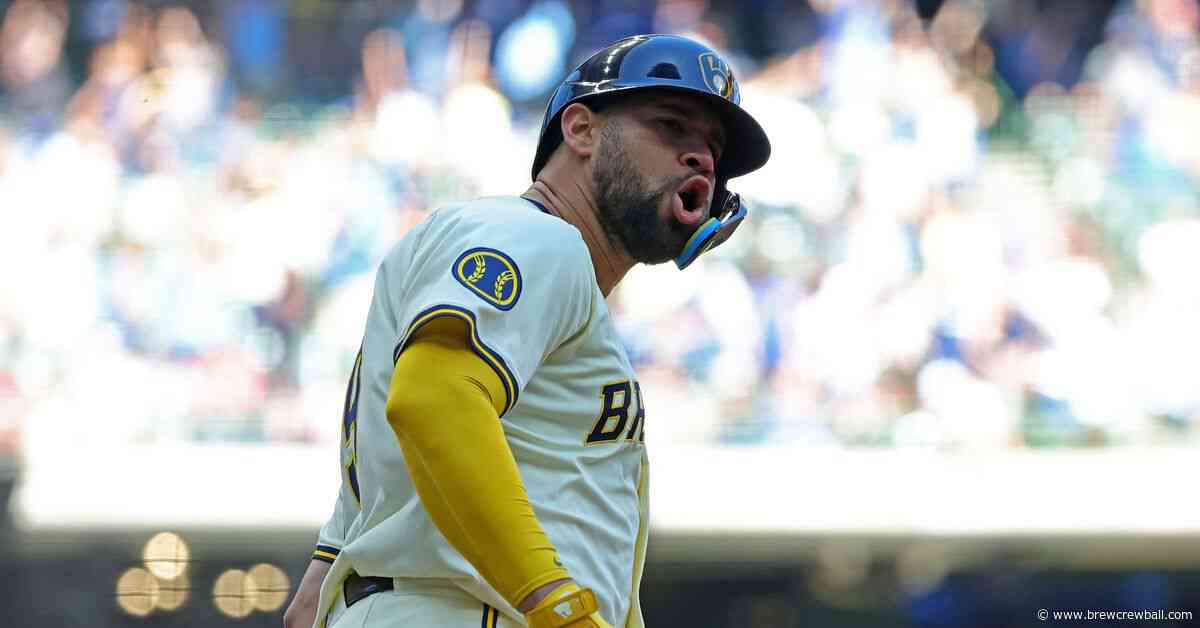 Gary Sánchez plays hero again as Brewers take series over Cubs