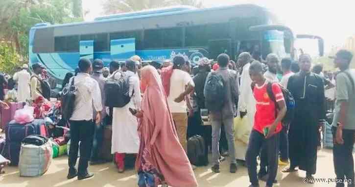 FG receives 29 stranded Nigerians from Sudan