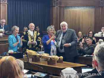 Two former mayors of Southampton honoured for long service