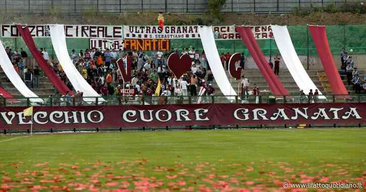 Ti ricordi… L’avventura romantica dell’Acireale in Serie B, tra gol al sette di un terzino e bandierine scomparse