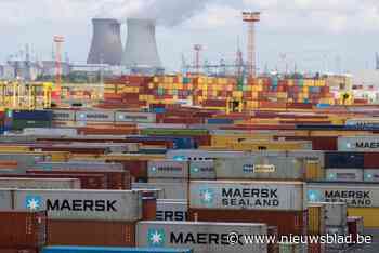 Uithalers in Trojaanse container en medewerkster havenbedrijf opgepakt: bijna twee ton cocaïne in beslag genomen