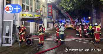 Nächtliches Feuer in einem Altstadt-Hotel in Hameln - Fluchtweg abgeschnitten: Feuerwehr retter Hotelgäste über Drehleiter