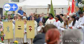 Katholische Prozession: Warum Hunderte Gläubige durch Hannover ziehen