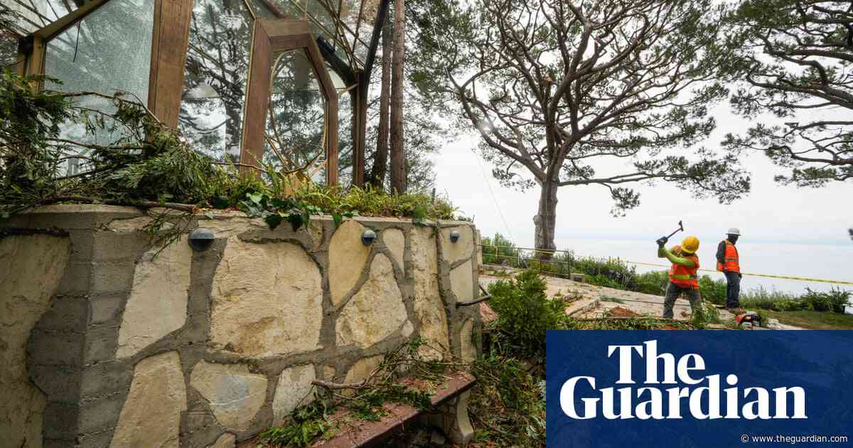 A glass chapel framed by redwoods is coming down, piece by piece: ‘It’s a crying shame’