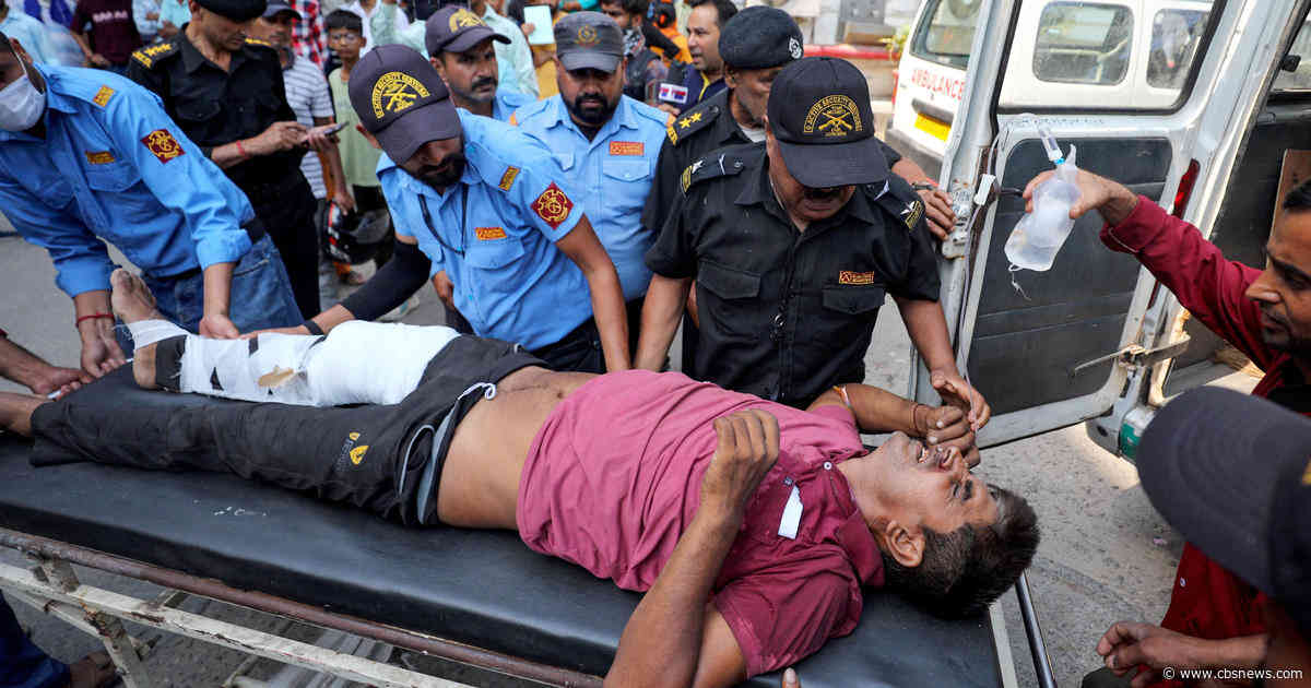22 killed as bus carrying Hindu pilgrims plunges into a mountain gorge