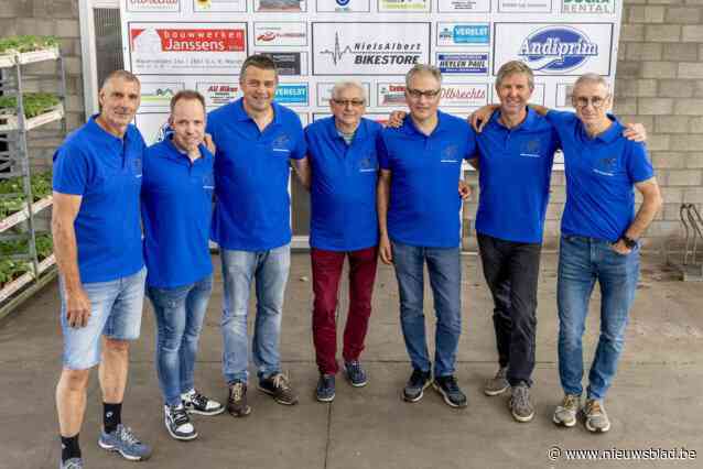Stanny Willems en zijn Waverse Wielervrienden veranderen Elzestraat zondag in groots wielerfeest