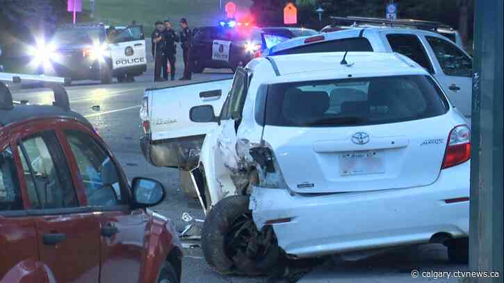 Multiple vehicles damaged in Huntington Hills crash