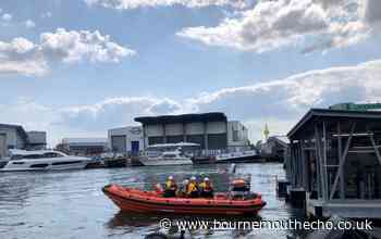 Poole RNLI help struggling 28ft yacht off harbour entrance