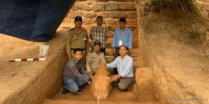 Verloren hoofd van standbeeld uit Khmer-rijk gevonden in Cambodja