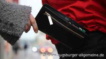 Geldbeutel und Dokumente aus Handtasche in Neuburger Tanzlokal gestohlen