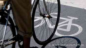 Fahrrad nach Zusammenstoß in Linienbus geschleudert – Radfahrer (13) verletzt