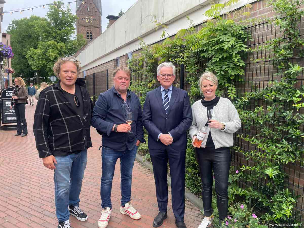 Burgemeester Koen Schuiling kwam sfeer proeven van Wijnloop Haren