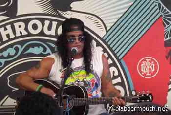 Watch: SLASH Performs At Amoeba Music In Hollywood To Celebrate His New Blues Album