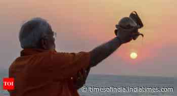 PM Modi offers prayers to Sun god, Congress slams release of videos