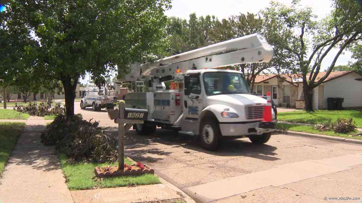 East Plano residents brace for another day without power