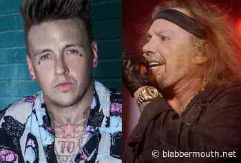 JACOBY SHADDIX Recalls MÖTLEY CRÜE's Attempt To Limit PAPA ROACH's Stage Space During 2008 'Crüe Fest'