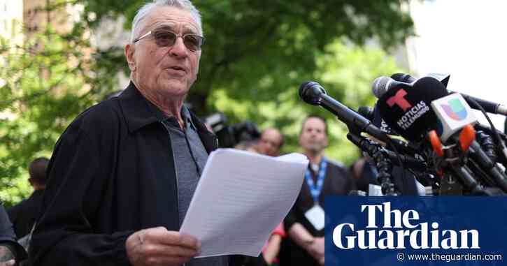 Robert De Niro denied leadership award after speaking out against Trump