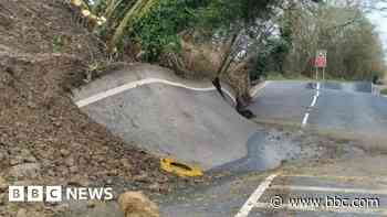 Residents concerned over B4069 Lyneham Banks repairs