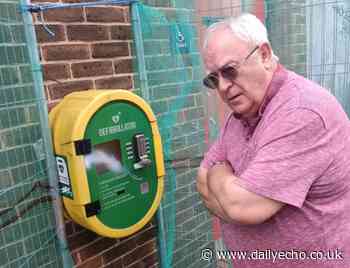 Pensioner 'delighted' after fencing removed from defibrillator