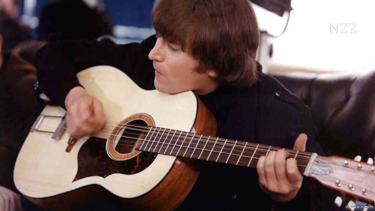 «Überprüft eure Dachböden»: John Lennons verstaubte Gitarre wurde gefunden – und für 2,9 Millionen US-Dollar verkauft