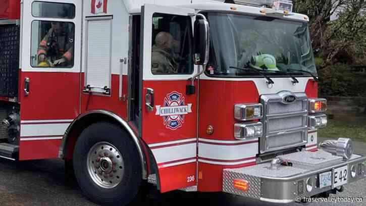 Chilliwack firefighters contain travel trailer blaze
