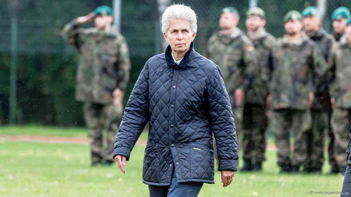 Strack-Zimmermann fordert Aktivierung von Bundeswehr-Reservisten