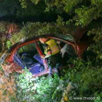 112 Nieuws: Gewonden bij aanrijding Almelo | Automobilist crasht in Glane
