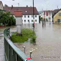 Mensen geëvacueerd met boten en helikopter wegens overstromingen Duitsland
