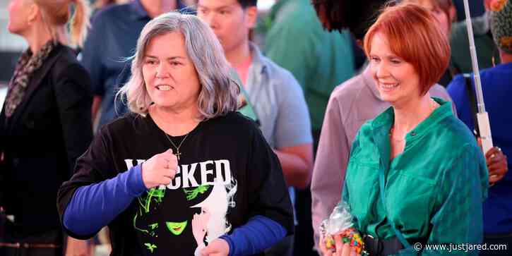 Cynthia Nixon & Rosie O'Donnell (In a 'Wicked' Shirt!) Film 'And Just Like That' in Times Square