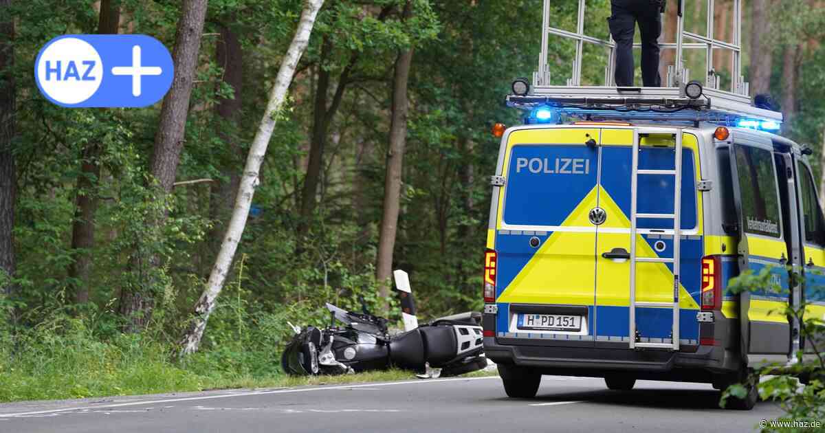 Motorradfahrer stirbt bei Unfall in Wedemark: Mit Auto zusammengestoßen