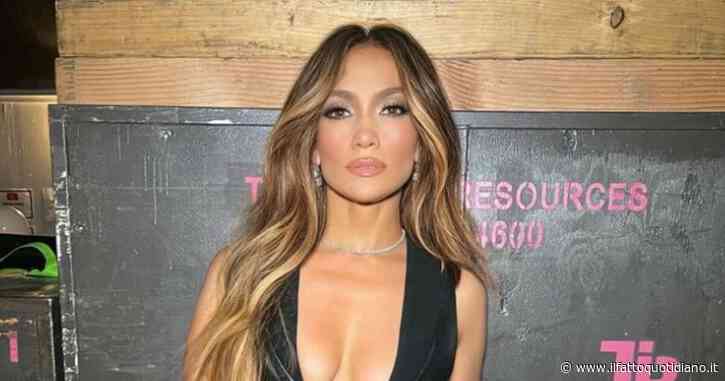 Jennifer Lopez cancella il suo tour nordamericano: “Sono devastata all’idea di deludervi”
