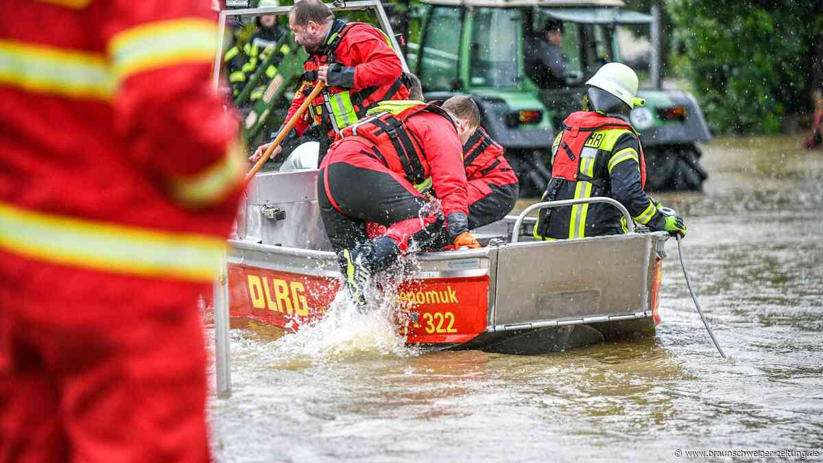 Dammbruch bei Augsburg – Kreise rufen Katastrophenfall aus