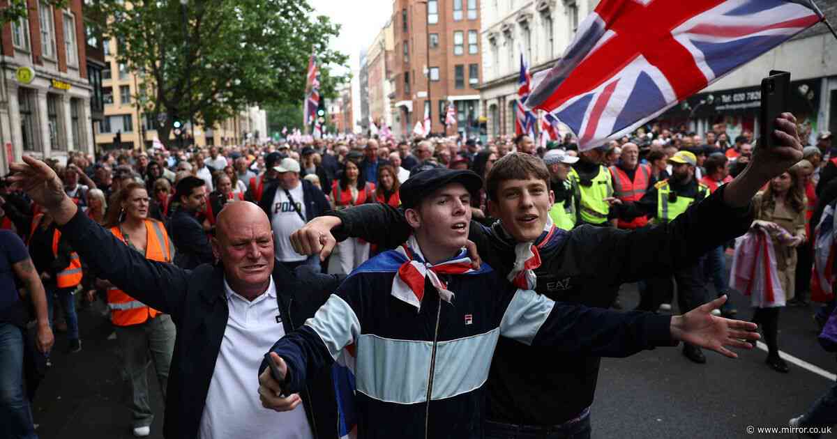Tommy Robinson leads hundreds of 'football hooligans' in London march demanding Met Police chief quits