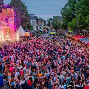 Door voetbalrellen en prijsstijgingen: zomerfeesten in Enschede flink kleiner