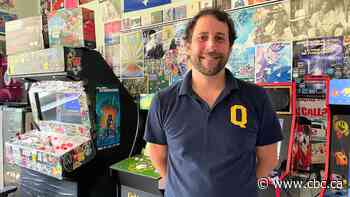 Quebec teacher builds arcade in his class to get kids 'off their phones'