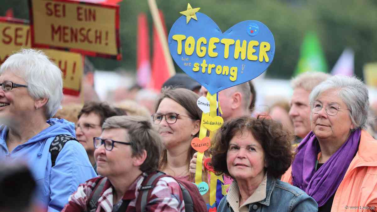 "Arsch huh": Tausende demonstrieren in Köln für ein demokratisches Europa