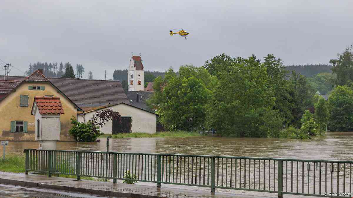 Hochwasserlage spitzt sich zu: Weitere Menschen in Bayern müssen Häuser verlassen